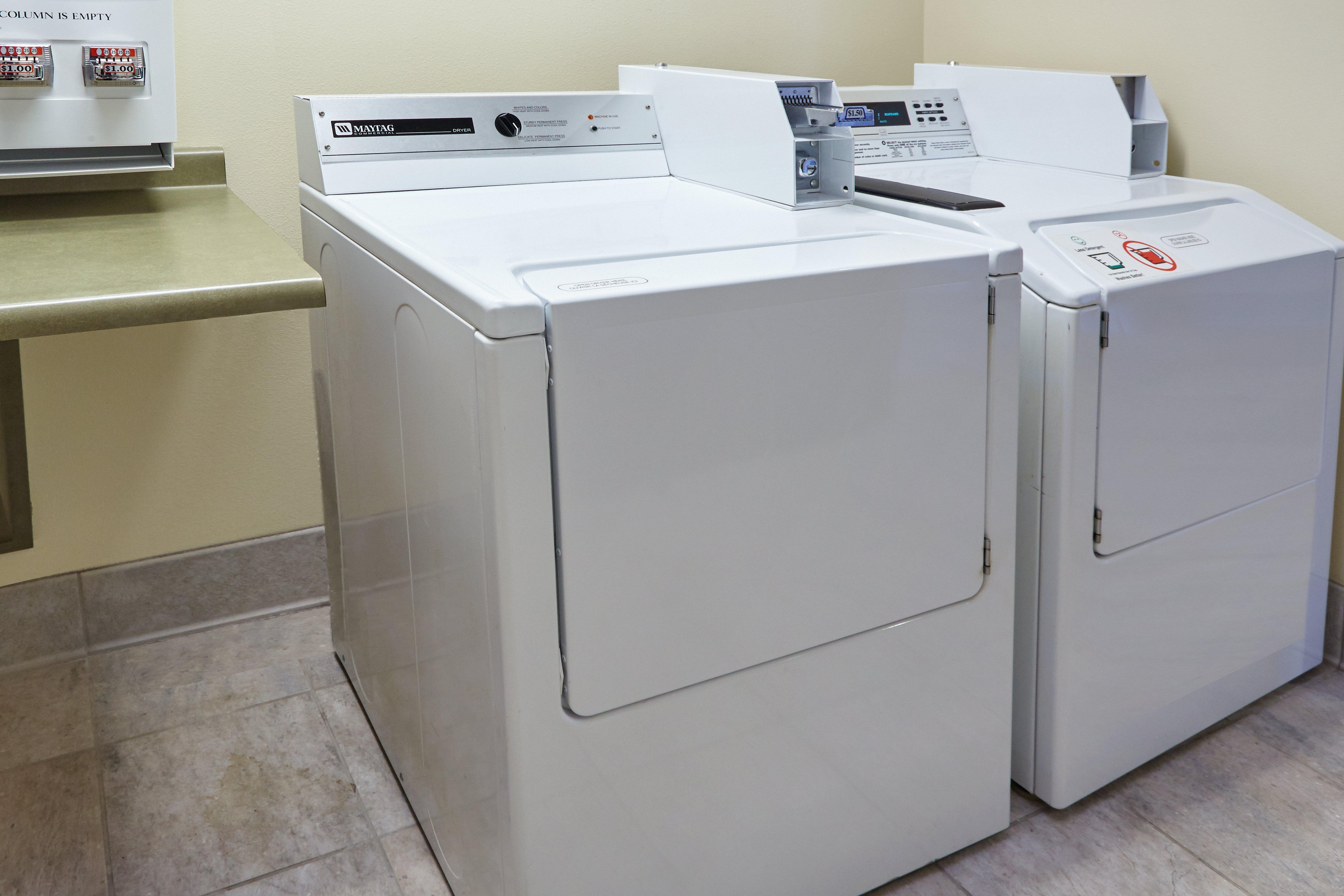 Holiday Inn Express & Suites Madison-Verona By Ihg Luaran gambar