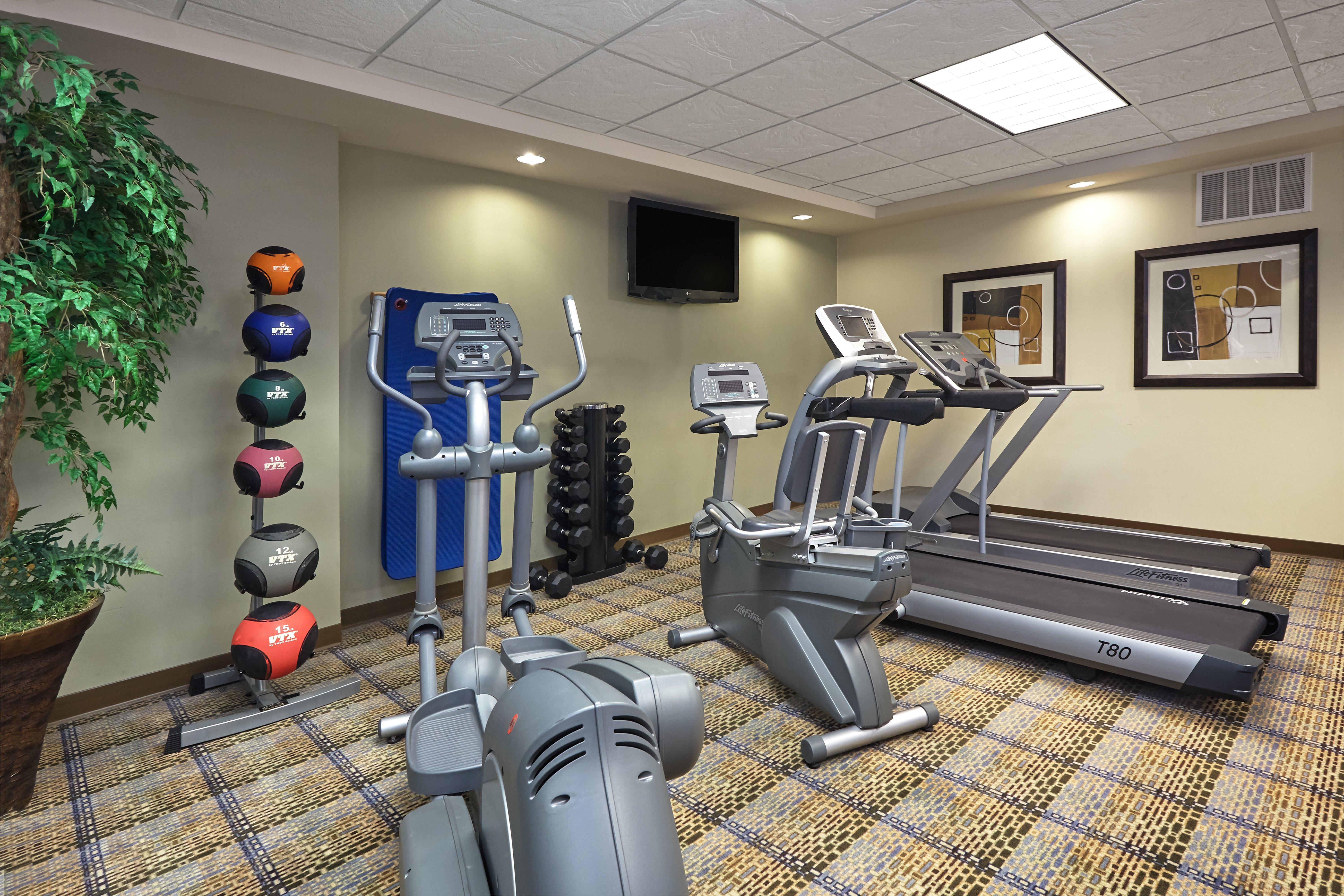 Holiday Inn Express & Suites Madison-Verona By Ihg Luaran gambar