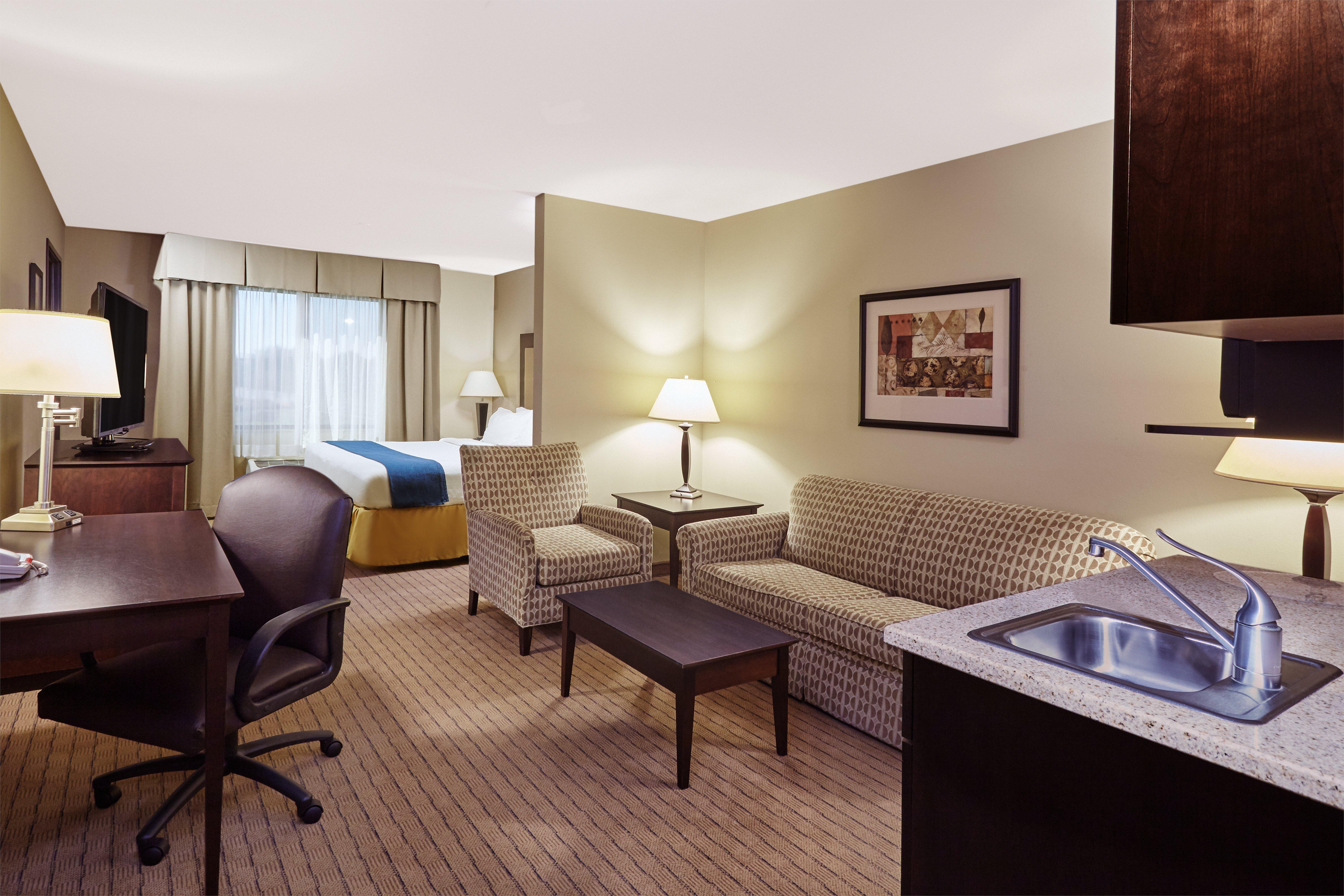 Holiday Inn Express & Suites Madison-Verona By Ihg Luaran gambar