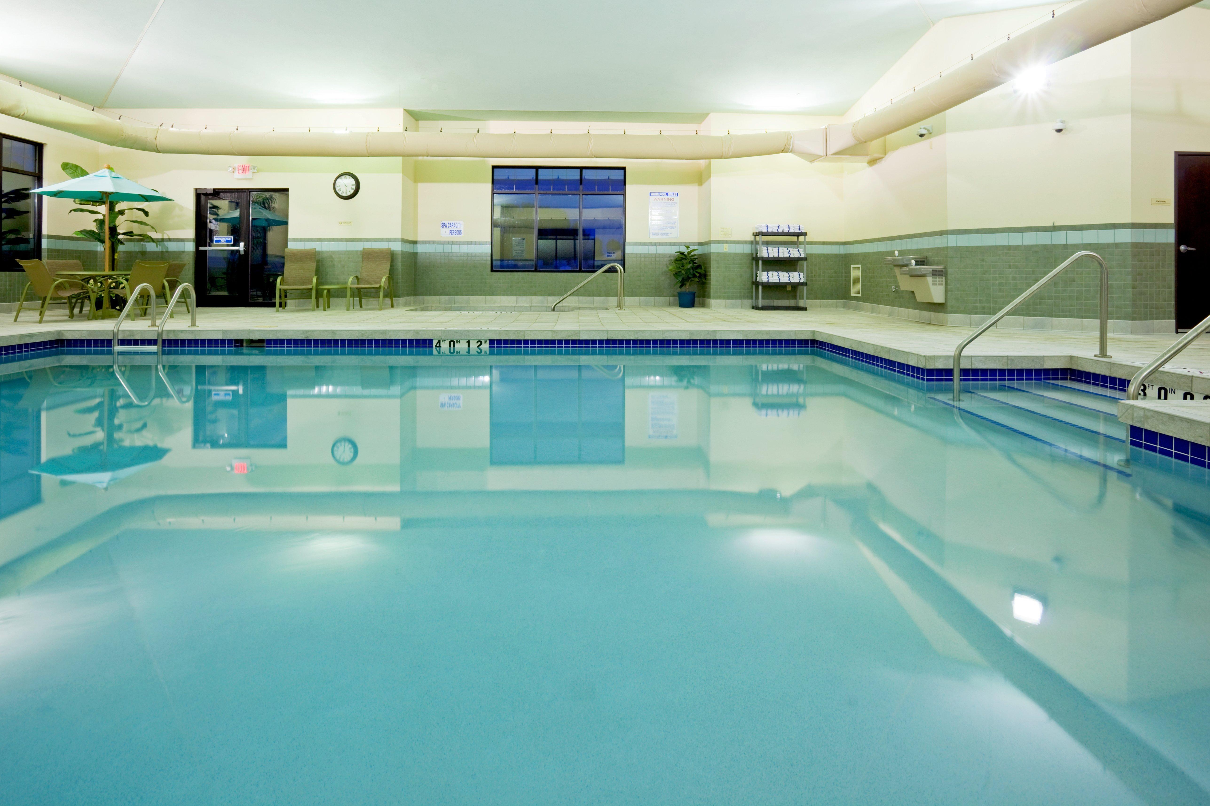 Holiday Inn Express & Suites Madison-Verona By Ihg Luaran gambar
