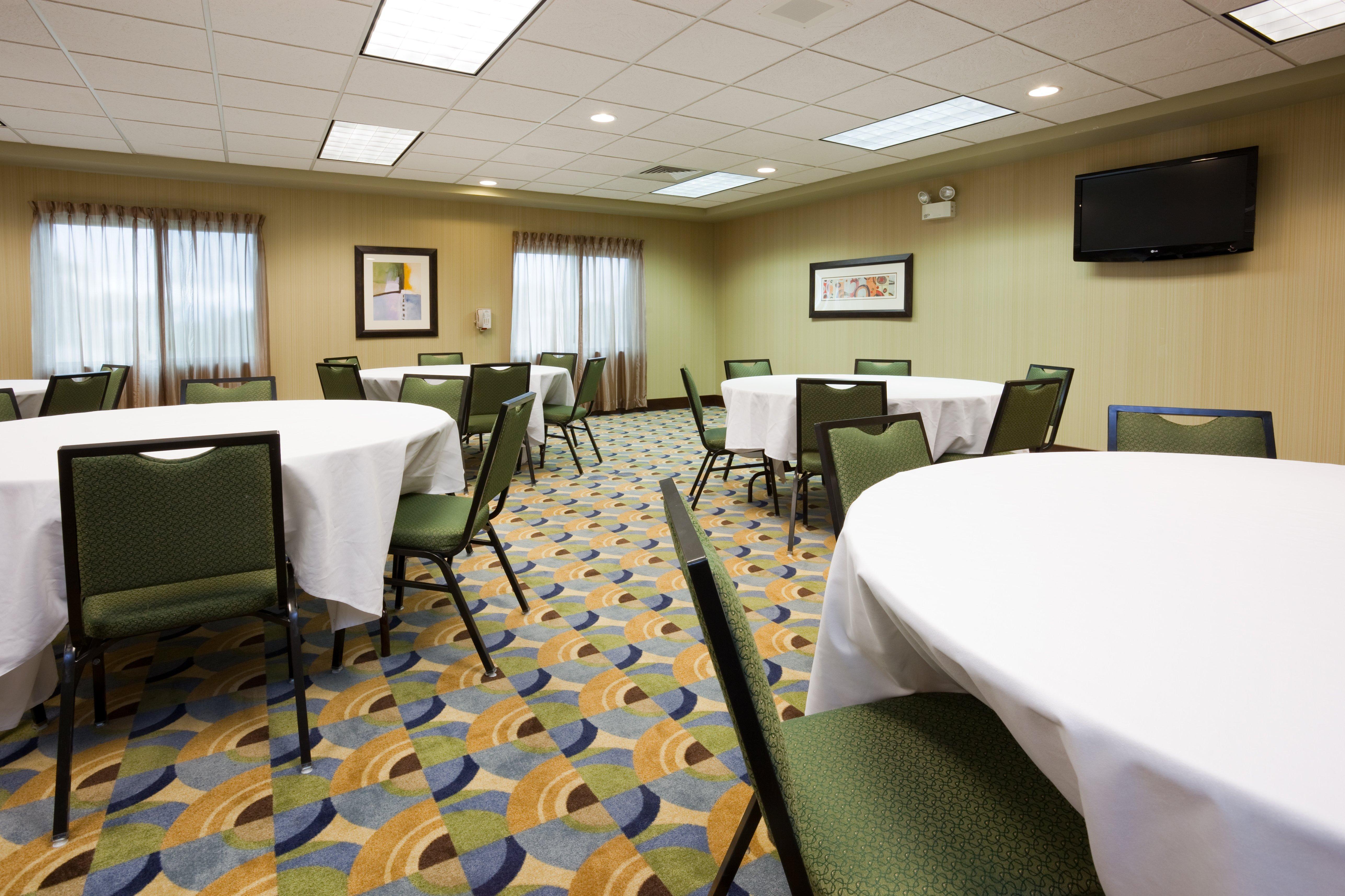 Holiday Inn Express & Suites Madison-Verona By Ihg Luaran gambar