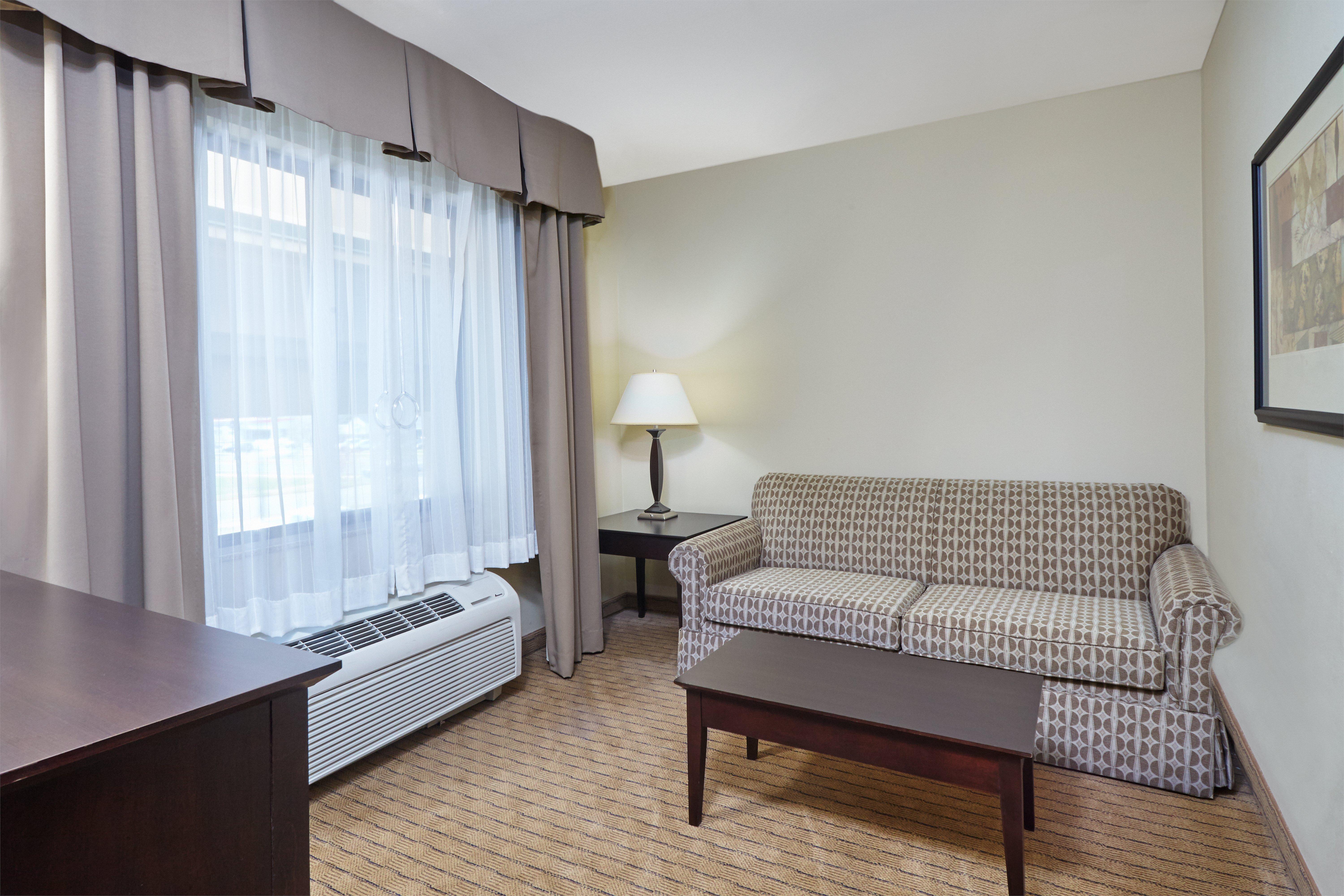 Holiday Inn Express & Suites Madison-Verona By Ihg Luaran gambar