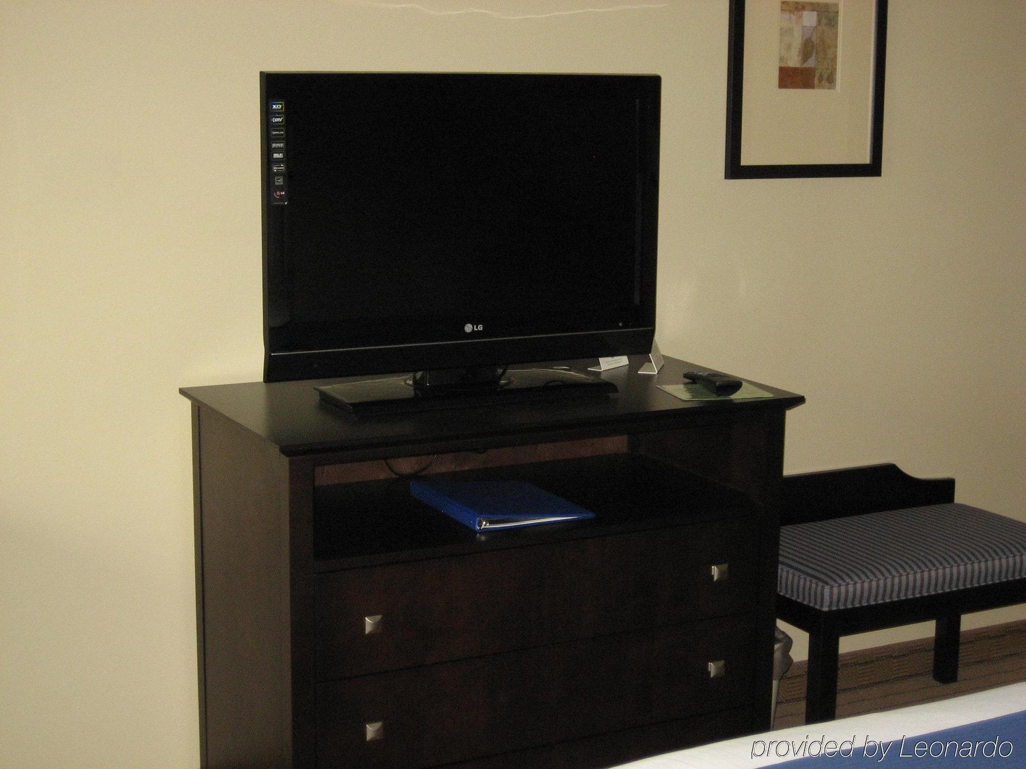 Holiday Inn Express & Suites Madison-Verona By Ihg Luaran gambar