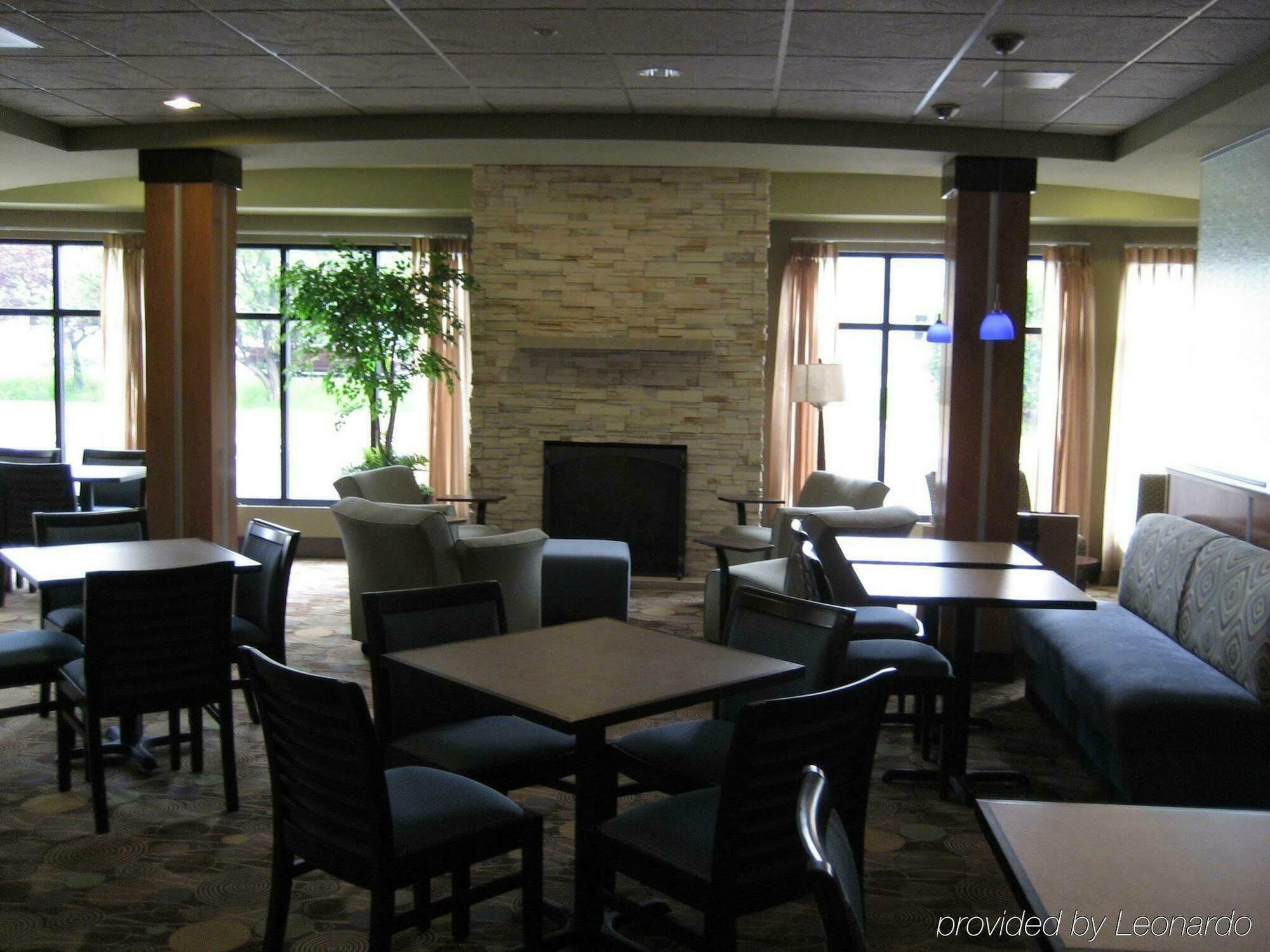 Holiday Inn Express & Suites Madison-Verona By Ihg Luaran gambar